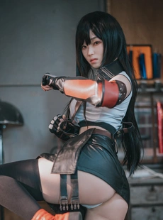 Bambi 78 DJAWA Tifa Lockhart Final Fantasy Version A